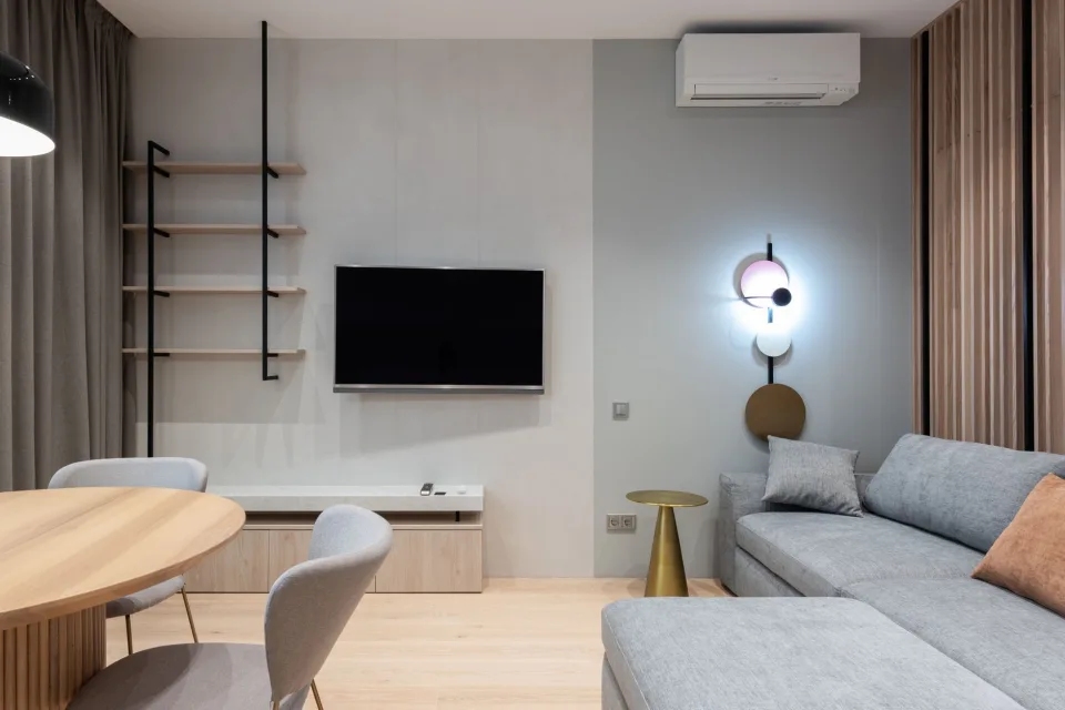 Máy móc, đồ gia dụng sẵn tại cửa hàng